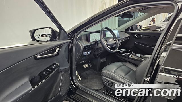 Kia EV6 2023 — photo 10