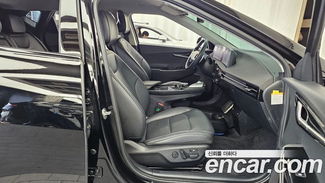 Kia EV6 2023 — photo 11