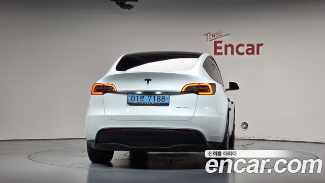 Tesla Model Y 2022 — photo 4