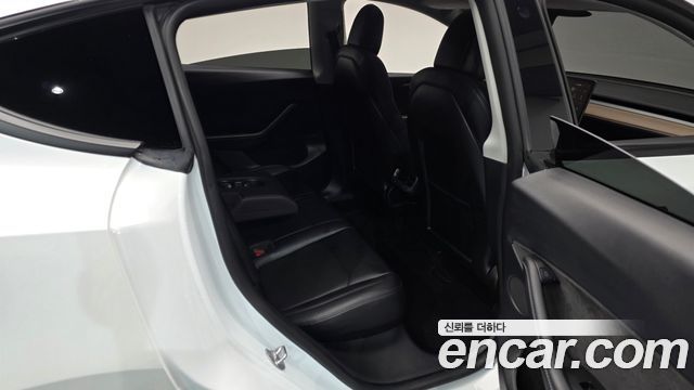 Tesla Model Y 2022 — photo 18