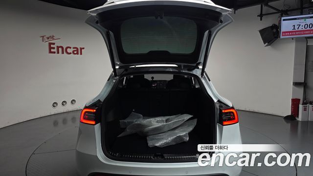 Tesla Model Y 2022 — photo 26