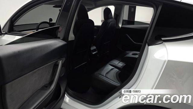 Tesla Model Y 2022 — photo 16