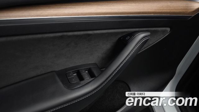 Tesla Model Y 2022 — photo 30