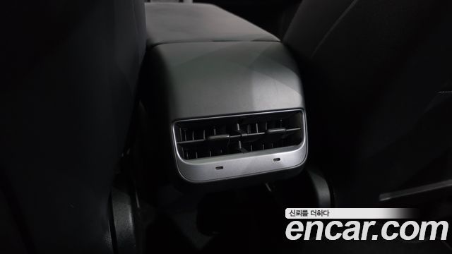 Tesla Model Y 2022 — photo 32