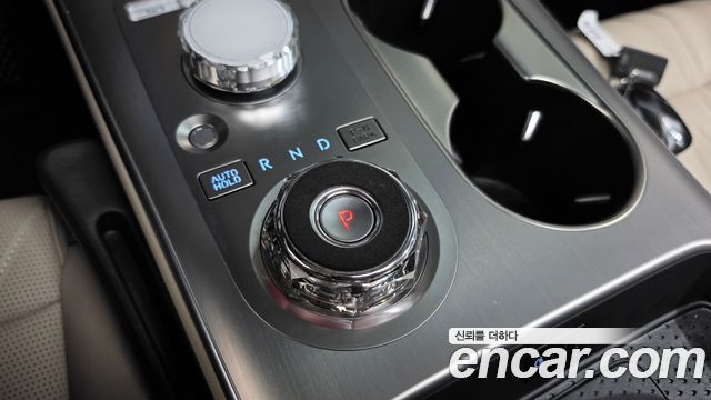 Genesis GV70 2025 — photo 9