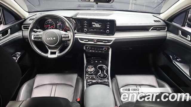 Kia K5 2023 — photo 10