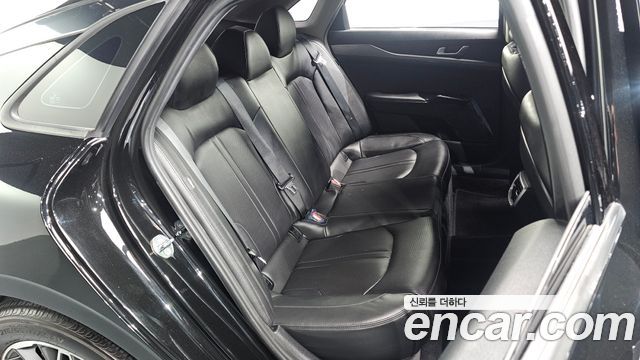 Kia K5 2023 — photo 17