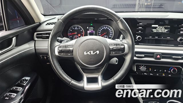 Kia K5 2023 — photo 19