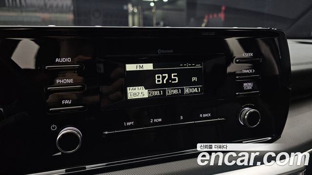 Kia K5 2023 — photo 23