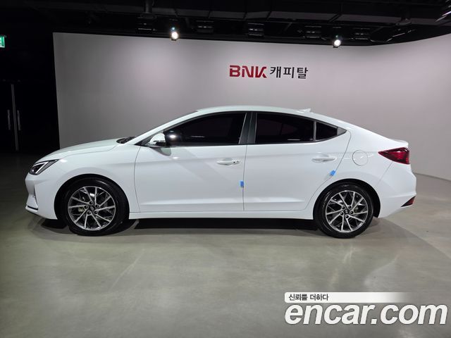 Hyundai AVANTE 2020 — photo 3