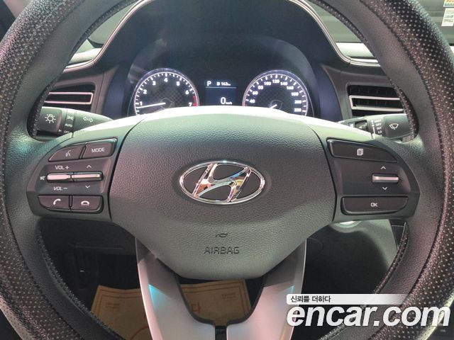 Hyundai AVANTE 2020 — photo 11
