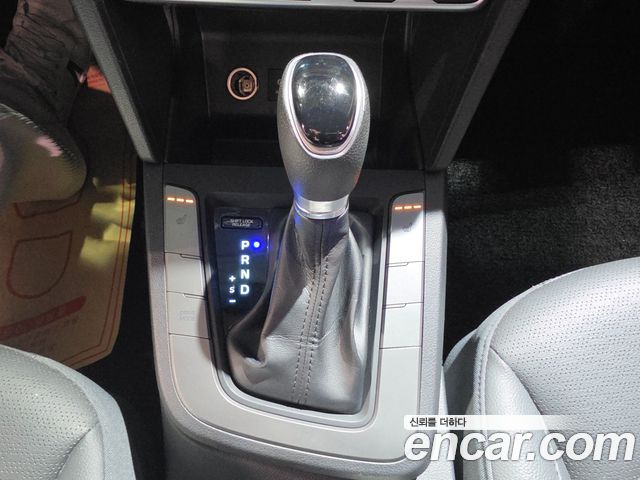 Hyundai AVANTE 2020 — photo 12