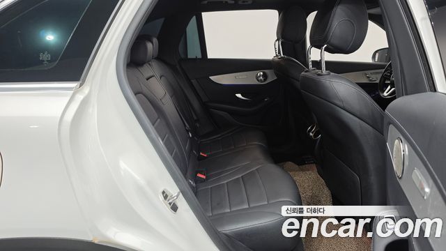 Mercedes-Benz GLC-Class 2020 — photo 17