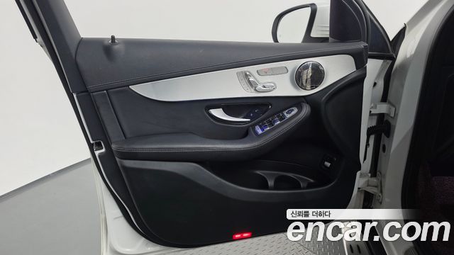 Mercedes-Benz GLC-Class 2020 — photo 14