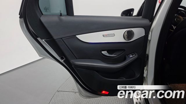 Mercedes-Benz GLC-Class 2020 — photo 15