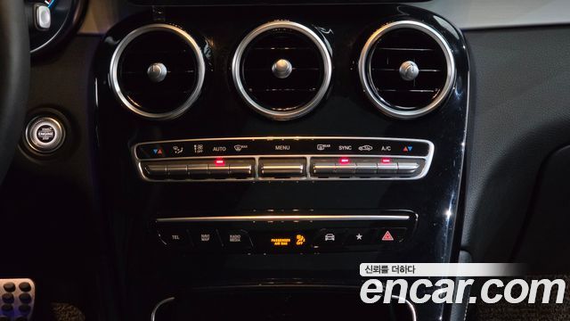 Mercedes-Benz GLC-Class 2020 — photo 36