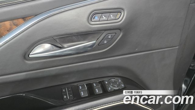 Cadillac Escalade 2021 — photo 20