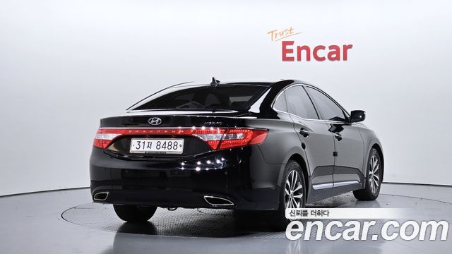 Hyundai Grandeur 2011 — photo 2
