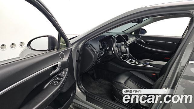 Hyundai Sonata 2022 — photo 13