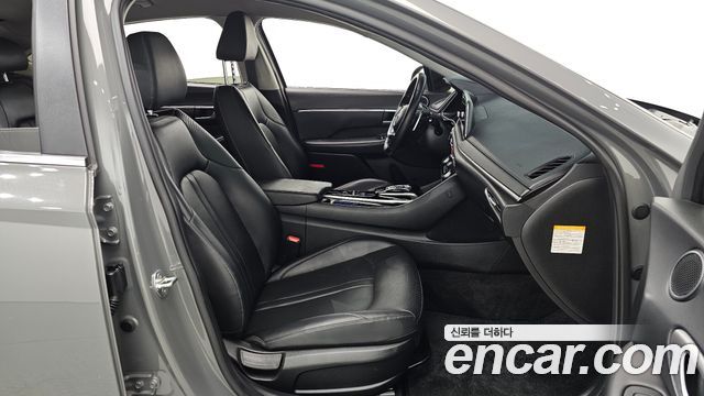 Hyundai Sonata 2022 — photo 17