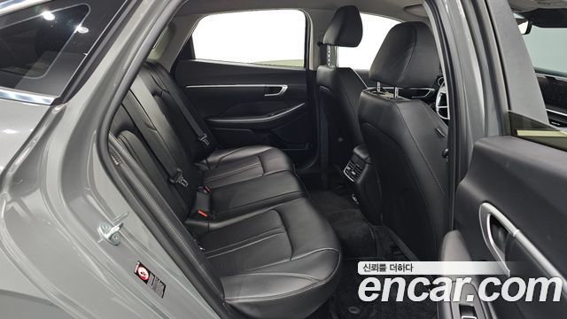 Hyundai Sonata 2022 — photo 18