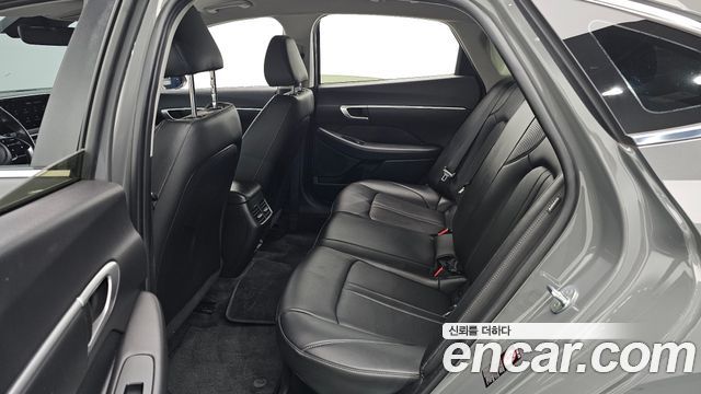 Hyundai Sonata 2022 — photo 16
