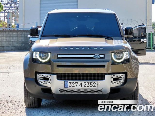 Land Rover Defender 2023 — photo 2