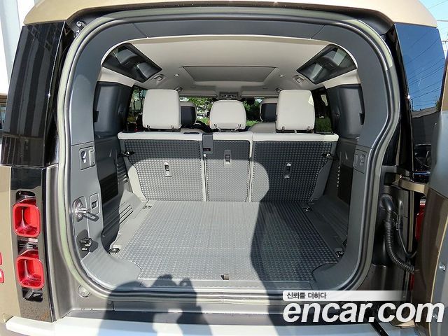 Land Rover Defender 2023 — photo 20