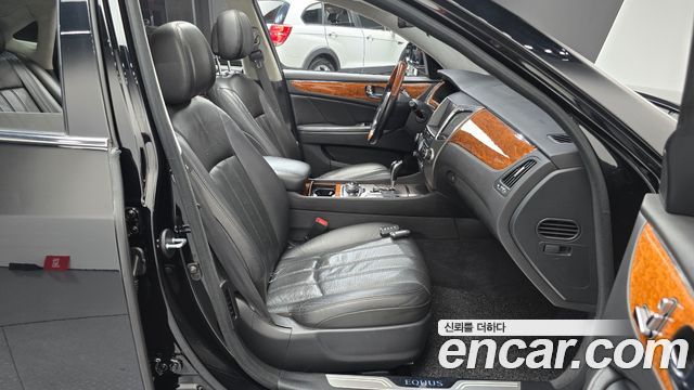 Hyundai Equus 2010 — photo 11