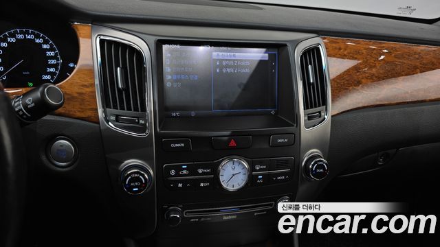 Hyundai Equus 2010 — photo 14