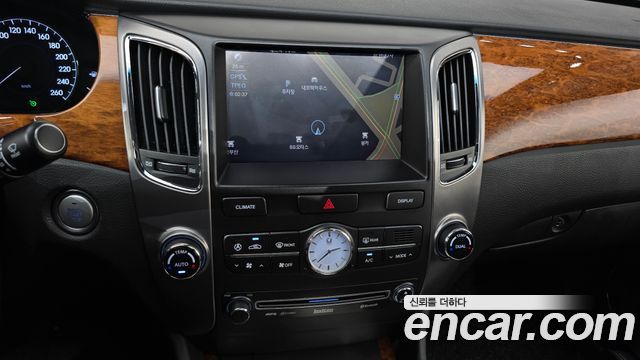 Hyundai Equus 2010 — photo 15