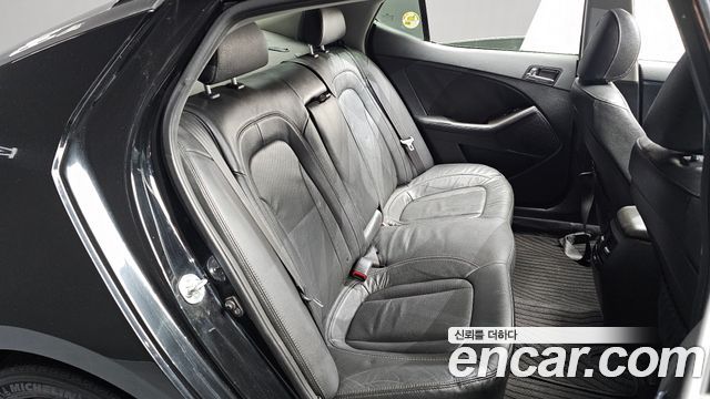 Kia K5 2011 — photo 11