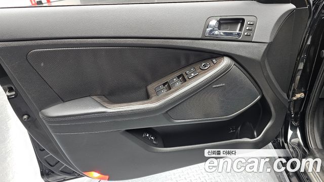 Kia K5 2011 — photo 14