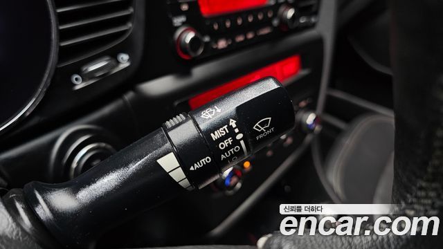 Kia K5 2011 — photo 19