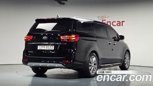 Kia Canival 2019 — photo 2