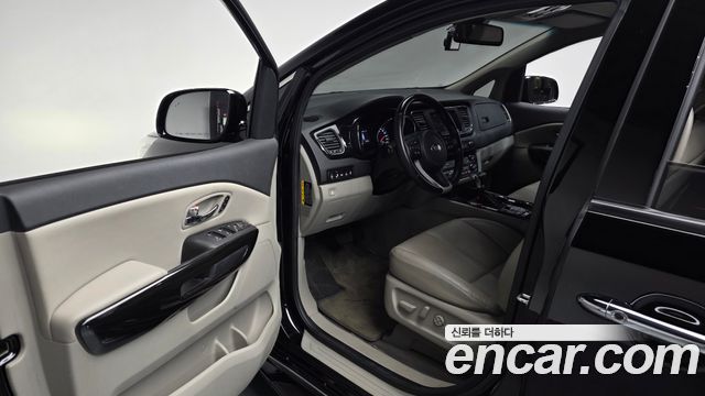 Kia Canival 2019 — photo 13