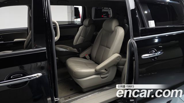 Kia Canival 2019 — photo 16