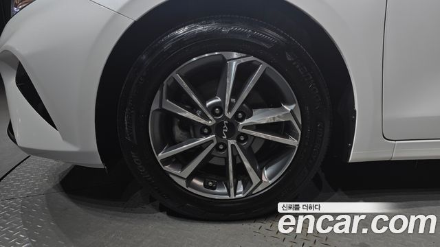 Kia K3 2023 — photo 5