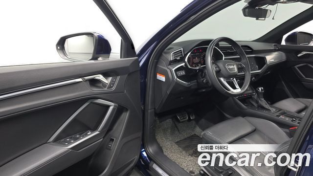 Audi Q3 2023 — photo 10