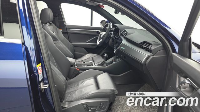 Audi Q3 2023 — photo 11