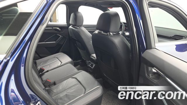 Audi Q3 2023 — photo 12