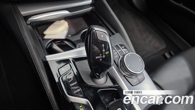 BMW 5-Series 2023 — photo 12