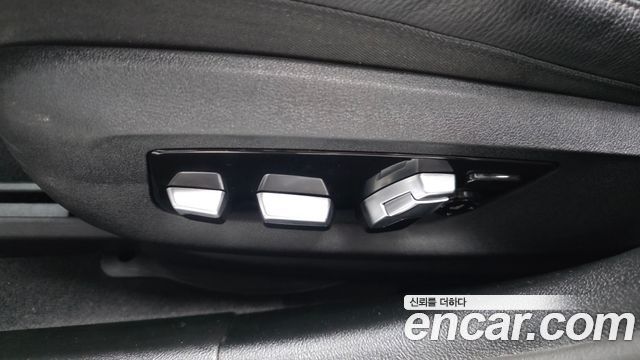 BMW 5-Series 2023 — photo 31