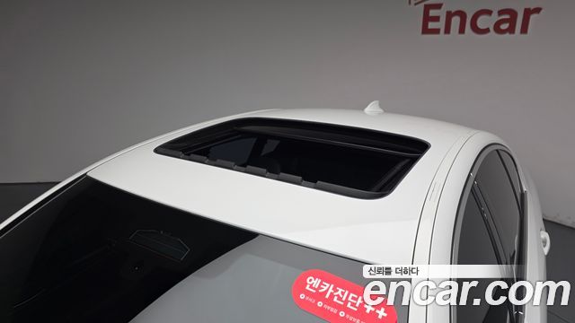 BMW 5-Series 2023 — photo 34