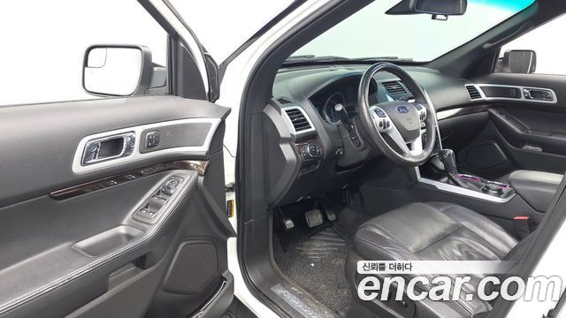 Ford Explorer 2015 — photo 10