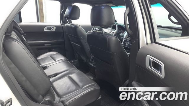 Ford Explorer 2015 — photo 12