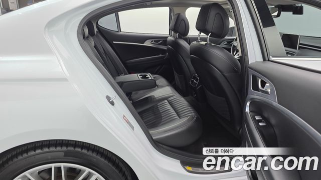 Genesis G70 2019 — photo 17