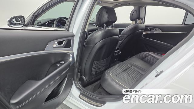 Genesis G70 2019 — photo 18