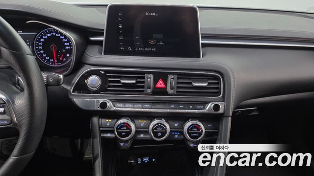 Genesis G70 2019 — photo 19