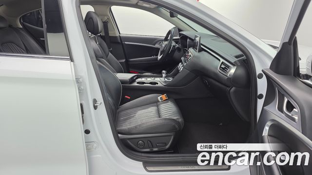 Genesis G70 2019 — photo 16